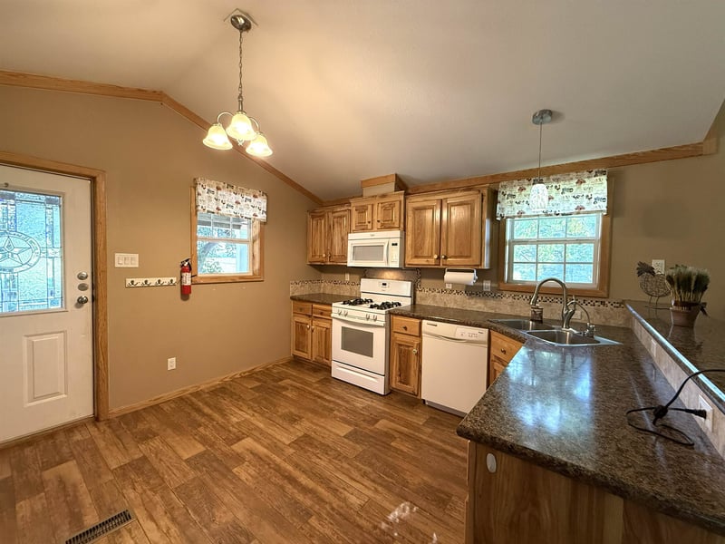 951 170th Rd, Minneapolis, KS 67467