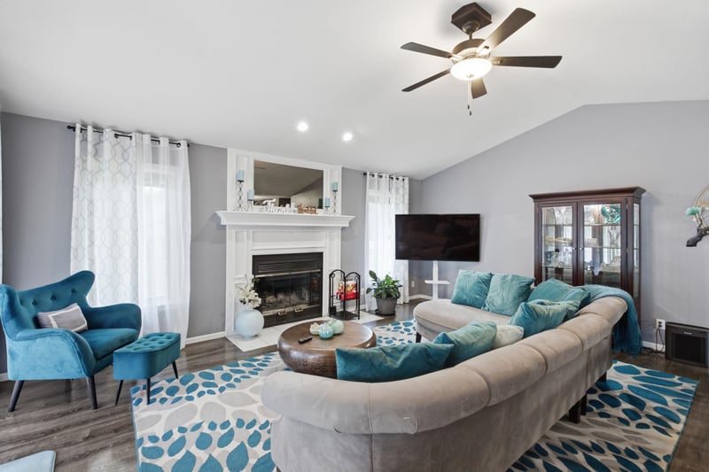 4848 Farmstead St, Bel Aire, KS 67220