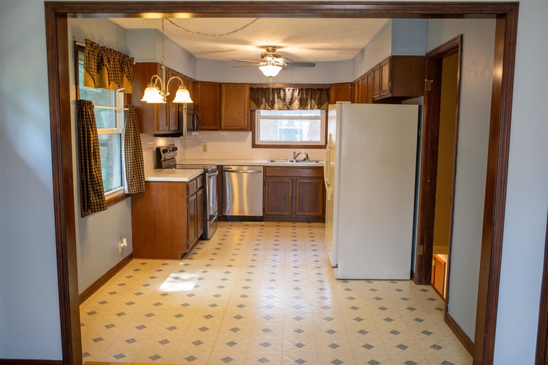 1931D Glendale Rd, Salina, KS 67401