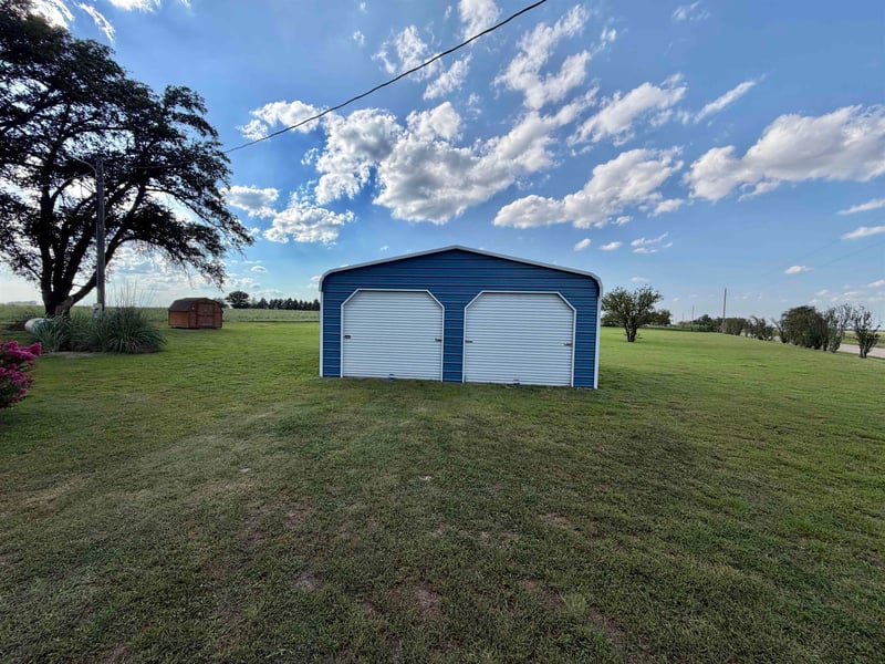 1149 Dixon , Milton, KS 67106