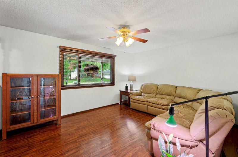 706 Brook Forest Rd, Derby, KS 67037
