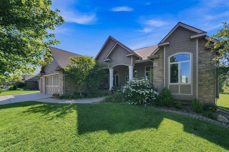 1717 Elk Ridge Ave, Goddard, KS 67052