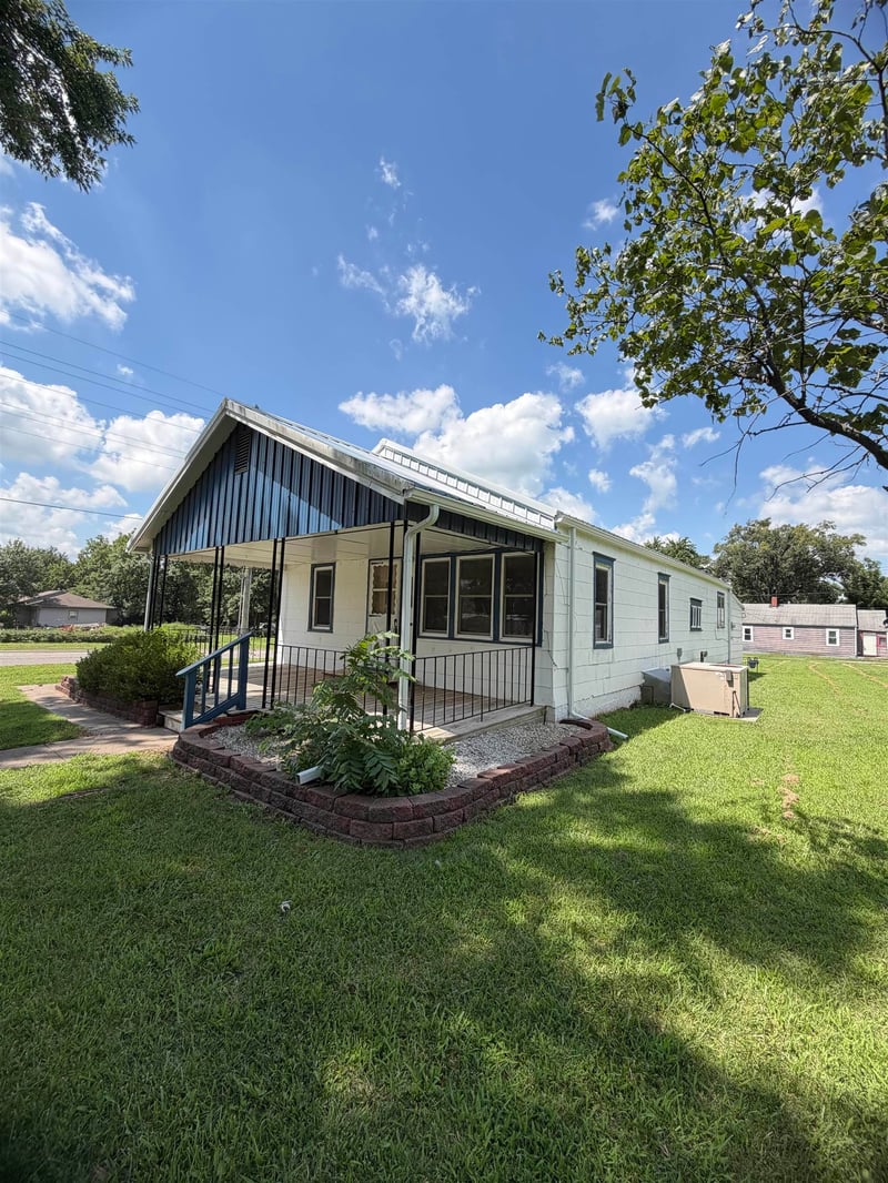 1301 Main St, Eureka, KS 67045