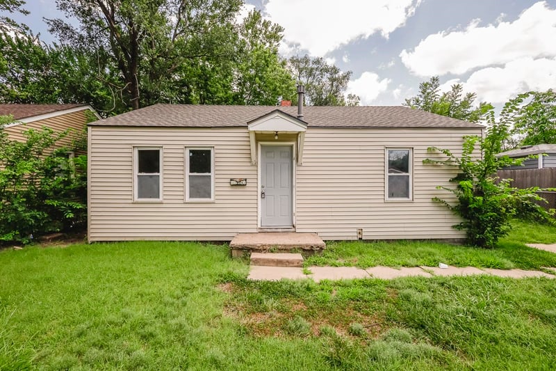 1738 Poplar , Wichita, KS 67214