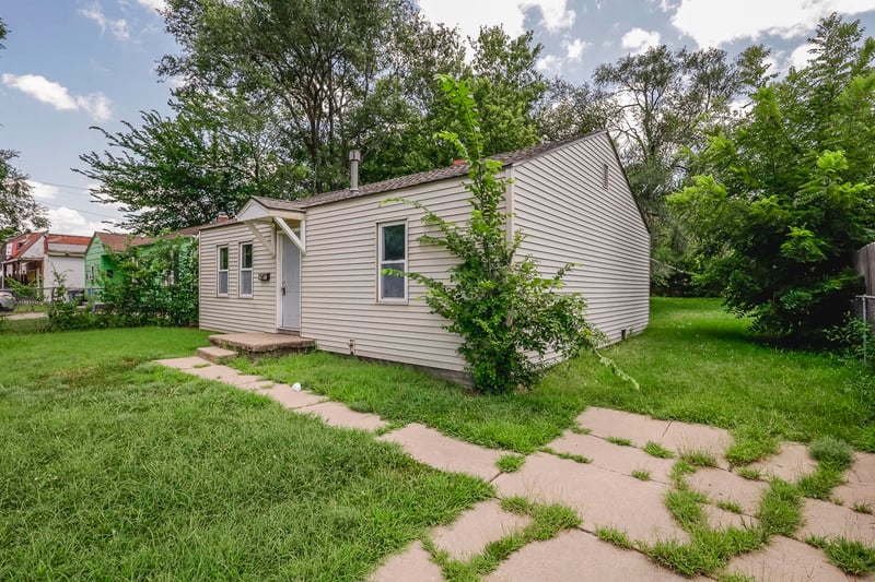 1738 Poplar , Wichita, KS 67214