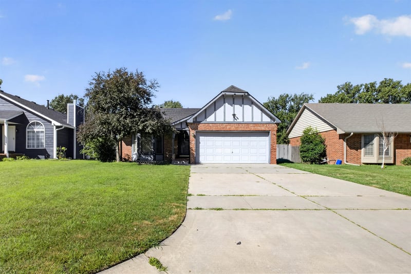 9319 Skinner St, Wichita, KS 67207