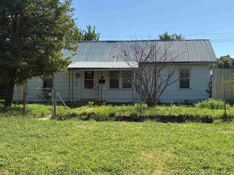 425 S Kansas Ave, Anthony, KS 67003