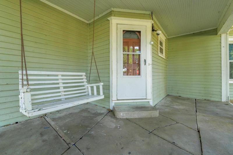 802 Linden St, Belle Plaine, KS 67013