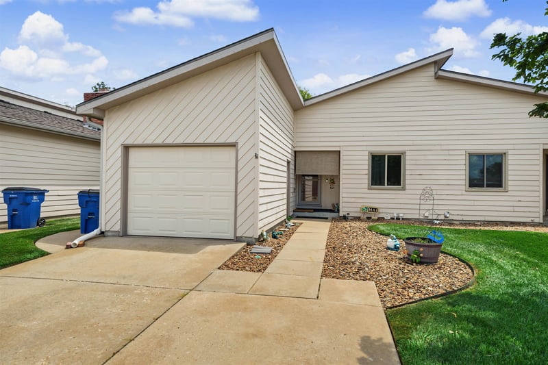 1809 Glendale Rd, Salina, KS 67401