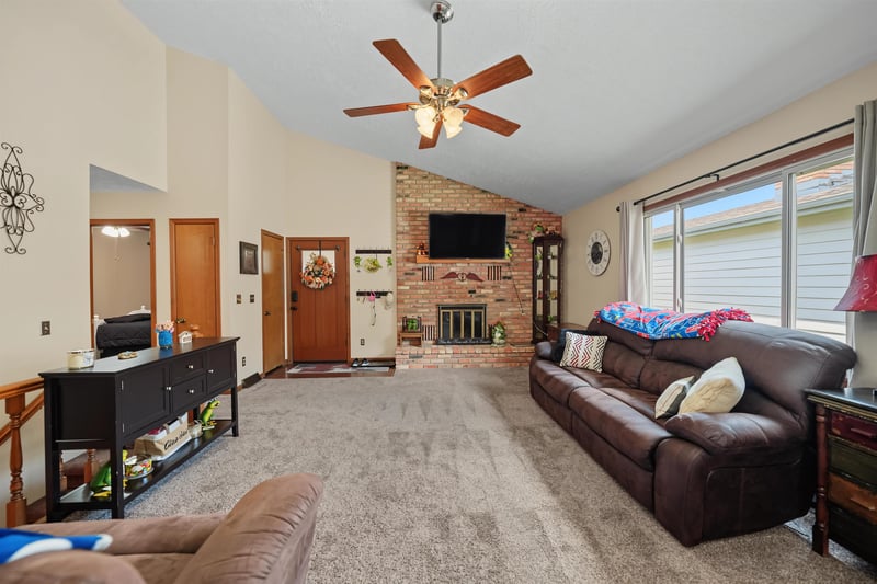 1809 Glendale Rd, Salina, KS 67401
