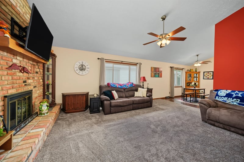 1809 Glendale Rd, Salina, KS 67401
