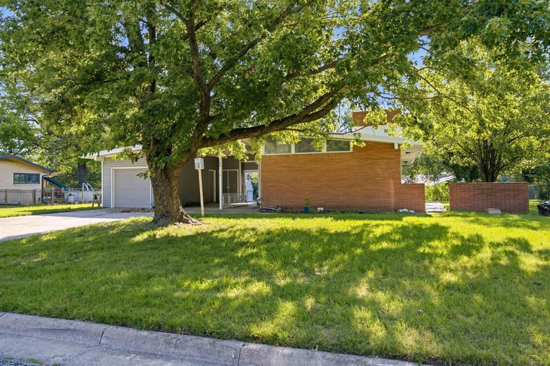 706 Freeborn , Marion, KS 66861