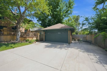 357 N Yale Ave, Wichita, KS 67208