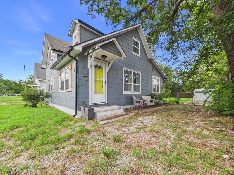 904 Glenn Ave, Wichita, KS 67213
