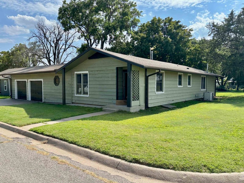 321 Pine St, Argonia, KS 67004