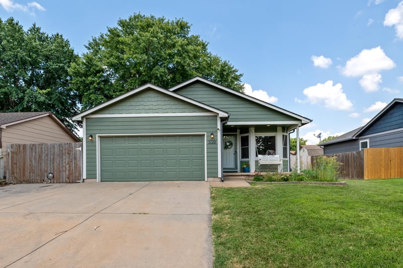 3729 Arapaho St, Wichita, KS 67215