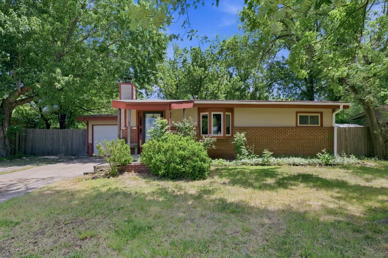 1430 Prairie Ln, Derby, KS 67037