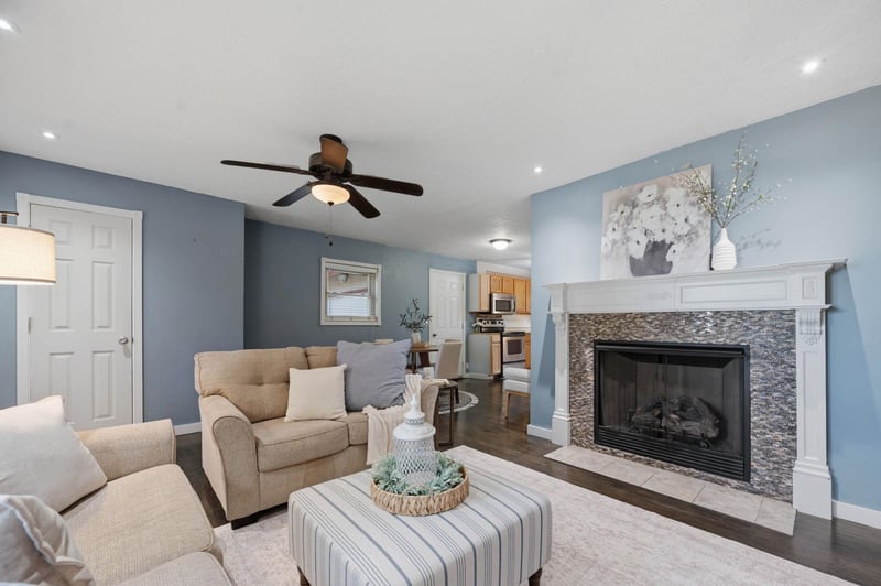 1430 Prairie Ln, Derby, KS 67037