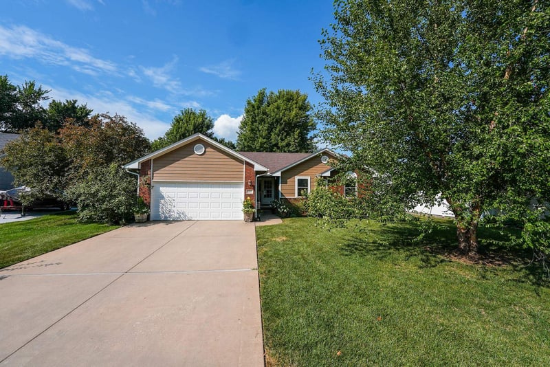 215 Post Rd, El Dorado, KS 67042