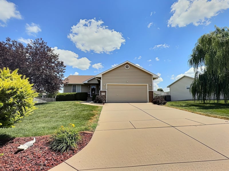 1422 Prairie Hill, Park City, KS 67219