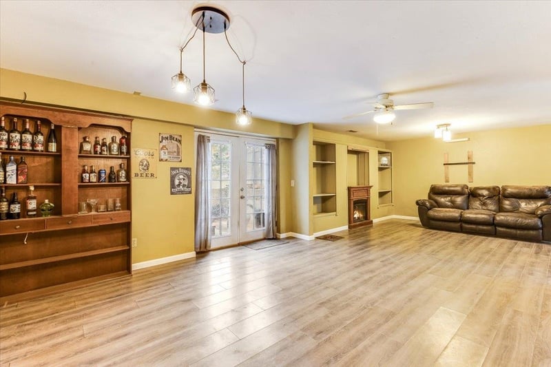 326 Jane St, Haysville, KS 67060-1341