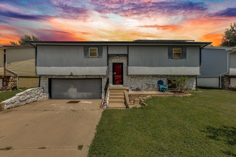 326 Jane St, Haysville, KS 67060-1341