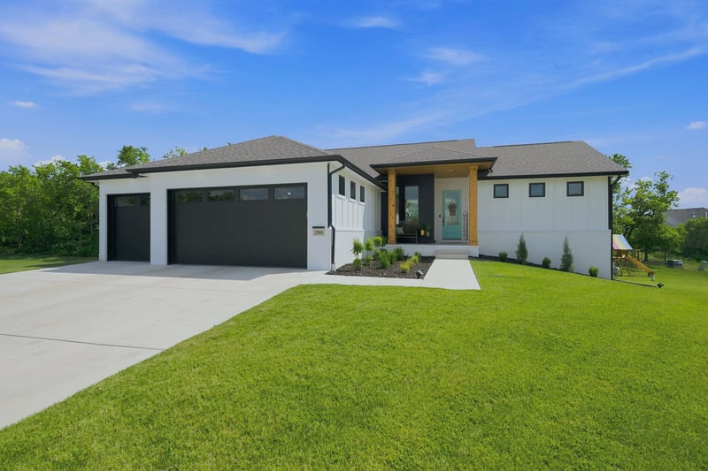 2501 Emerald Ct, Andover, KS 67002