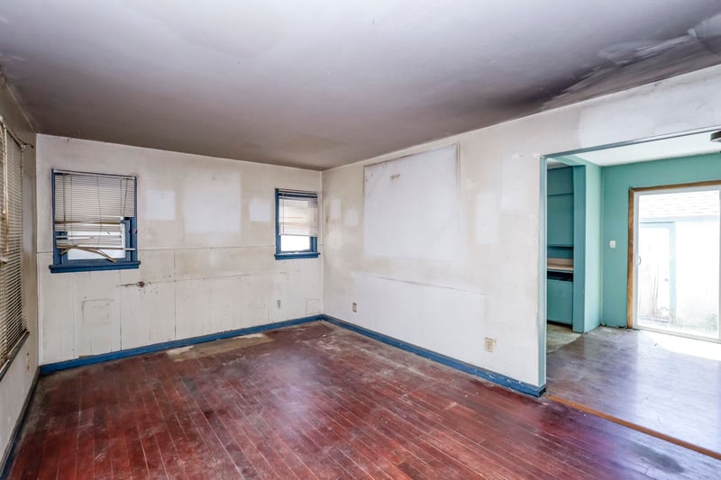 1301 Dellrose , Wichita, KS 67208