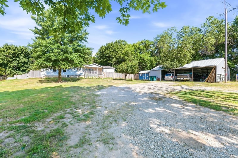 16775 Cherokee , Douglass, KS 67039