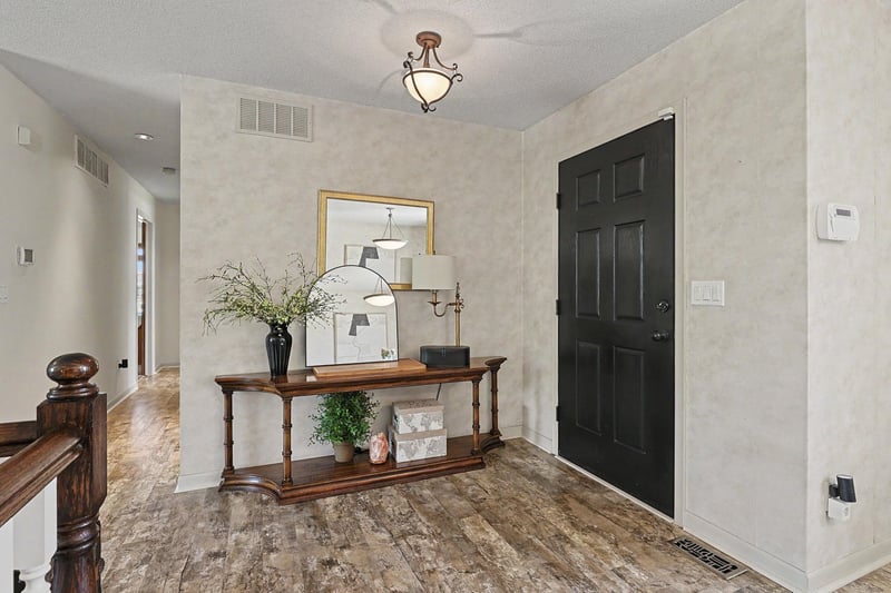 525 Stone Creek Dr, Newton, KS 67114