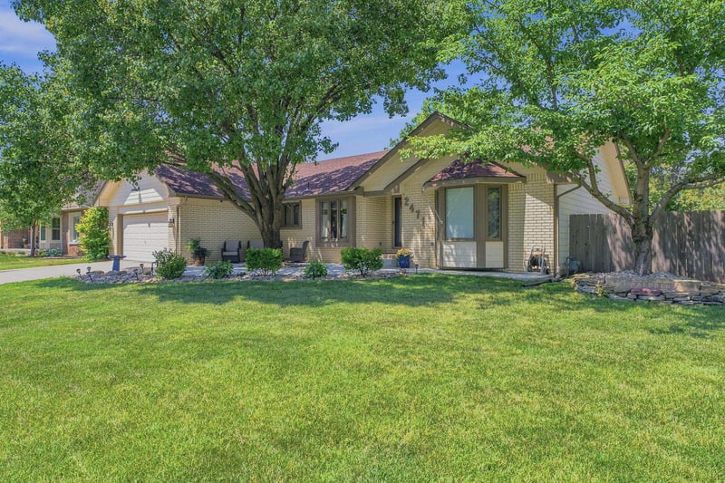 2471 Winstead Cir, Wichita, KS 67226
