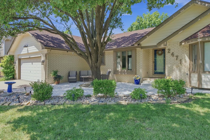 2471 Winstead Cir, Wichita, KS 67226