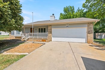 6156 N Sullivan Rd, Wichita, KS 67204