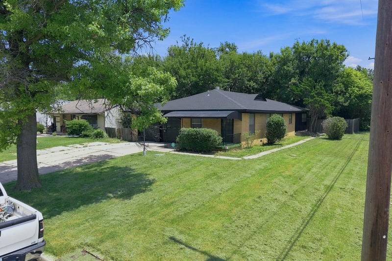 1502 Kenmar St, Wichita, KS 67208