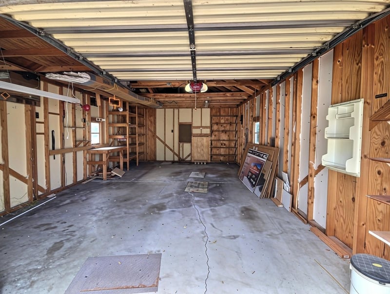 5913 Bellaire St, Wichita, KS 67218
