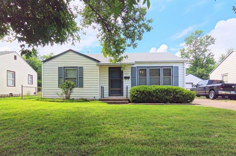 5913 E Bellaire St, Wichita, KS 67218