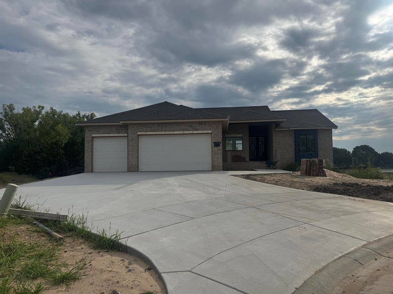 3510 Bluelake Ct, Wichita, KS 67215