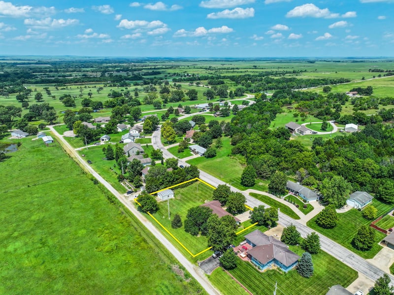 1009 Country Club Dr, Eureka, KS 67045