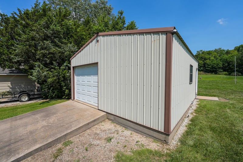 1009 Country Club Dr, Eureka, KS 67045