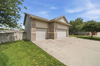 308 Waterford Ct, Andover, KS 67002