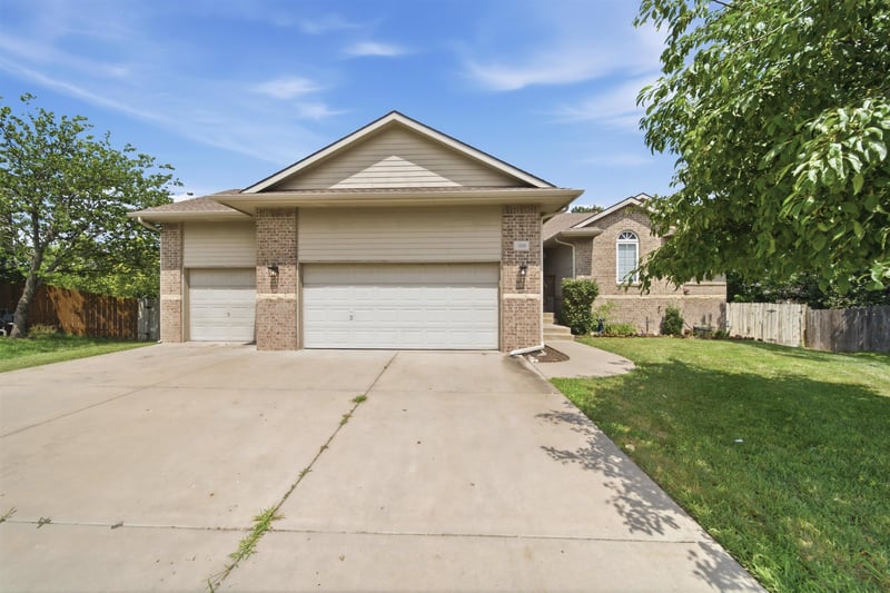308 Waterford Ct, Andover, KS 67002