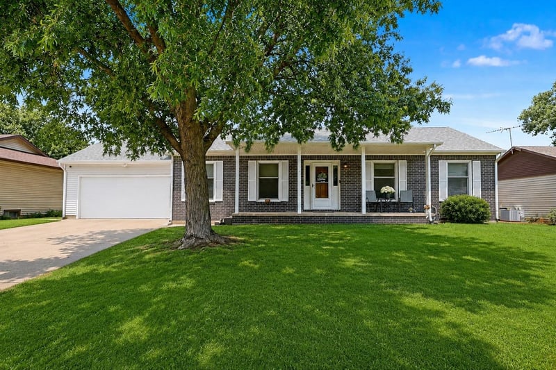 514 W 54th St S, Wichita, KS 67217