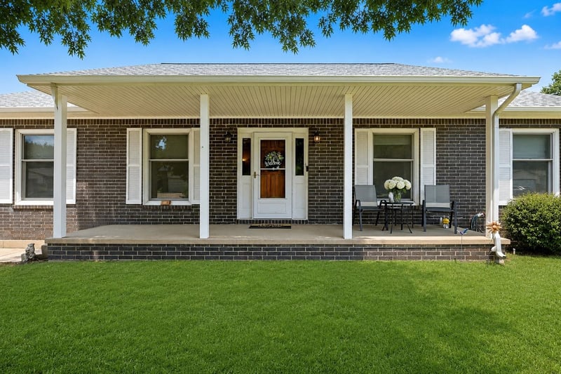 514 W 54th St S, Wichita, KS 67217