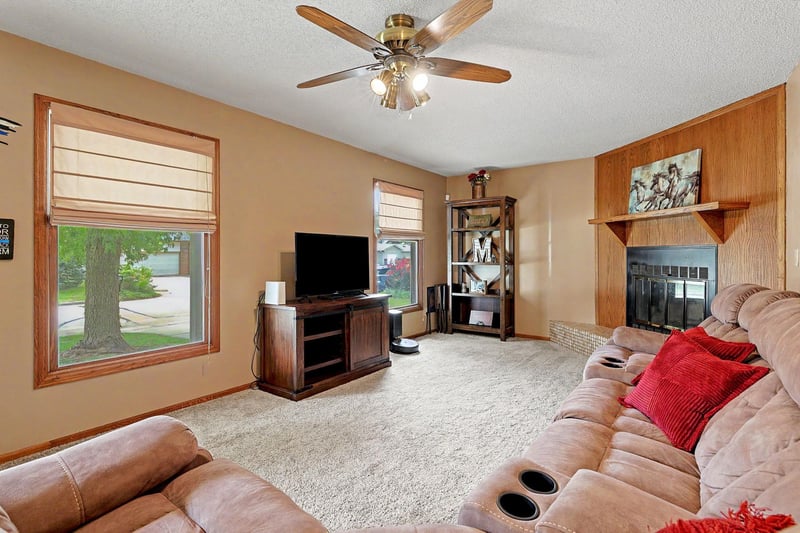 514 W 54th St S, Wichita, KS 67217