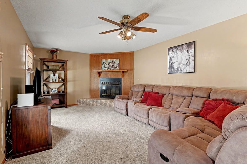 514 W 54th St S, Wichita, KS 67217