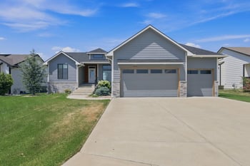 8534 E 33rd St S, Wichita, KS 67210