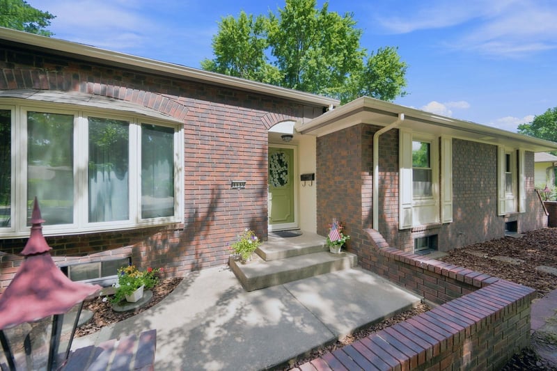 1135 N Patrick Henry St, Derby, KS 67037