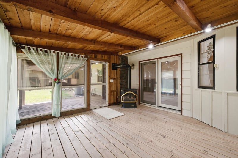 1135 N Patrick Henry St, Derby, KS 67037