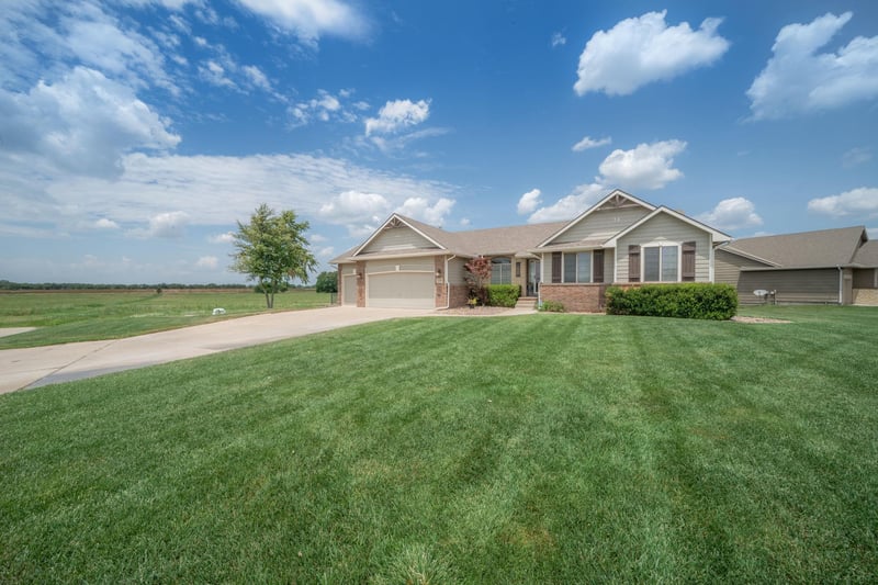 1245 Countrywalk St, Rose Hill, KS 67133