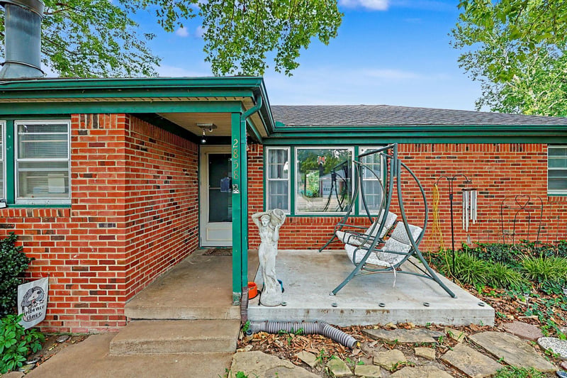2858 Laura , Wichita, KS 67216